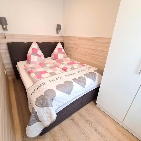 Ferienhaus Bluetenzauber In Norddeich Luaran gambar